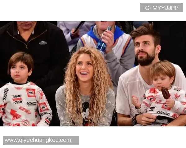 外国足球明星的女友们:她们的魅力与生活背后的故事揭秘 外国足球明星的女友们:她们的魅力与生活背后的故事揭秘