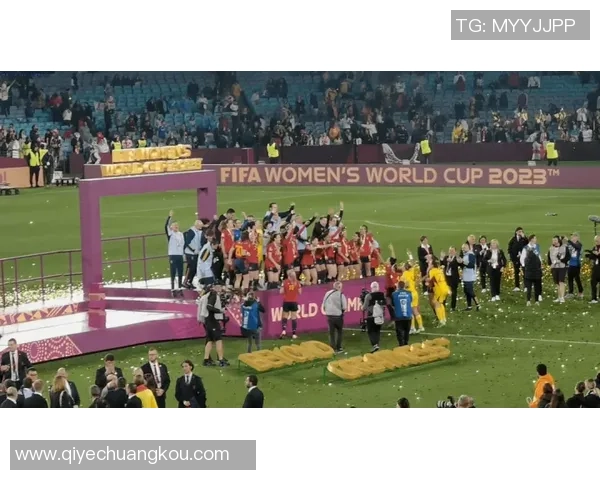 成都足球队以62分领跑世界锦标赛积分榜展现强大实力