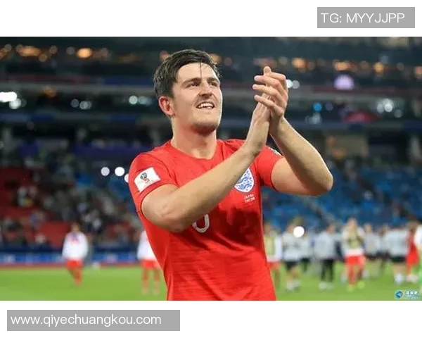 棱角分明的足球明星展现激情与实力的完美结合 棱角分明的足球明星展现激情与实力的完美结合